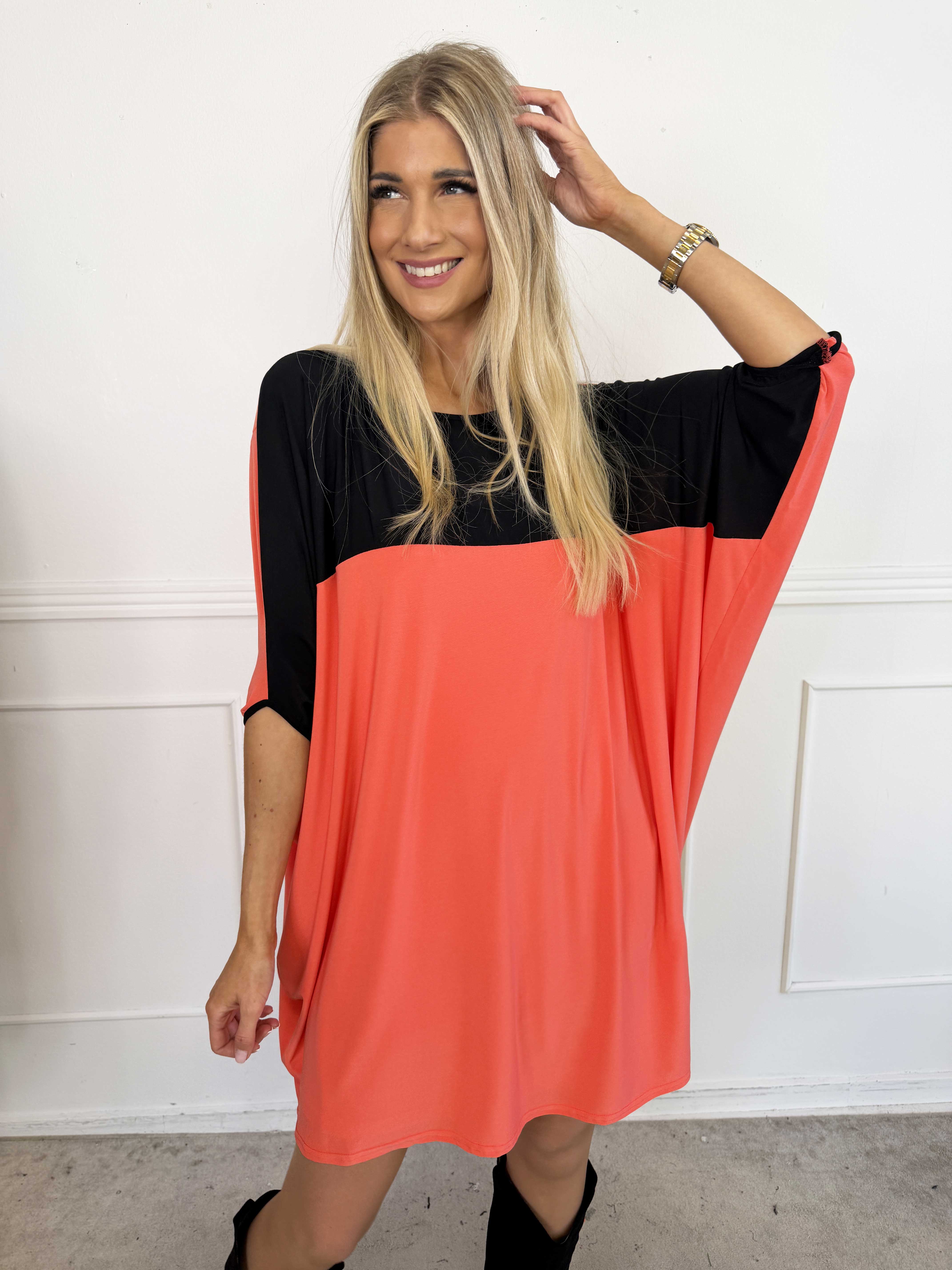 Spencer - Elastisk tofarvet tunikakjole med flagermusærmer